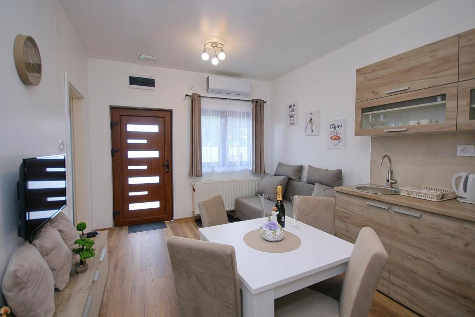 Anro Apartment Palic Bagian luar foto