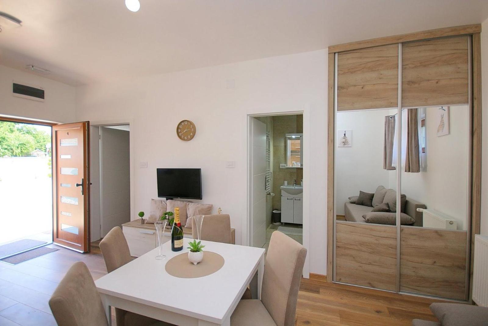 Anro Apartment Palic Bagian luar foto