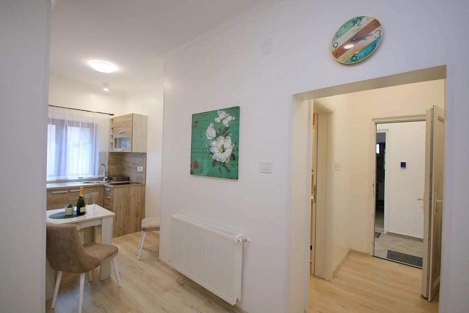 Anro Apartment Palic Bagian luar foto