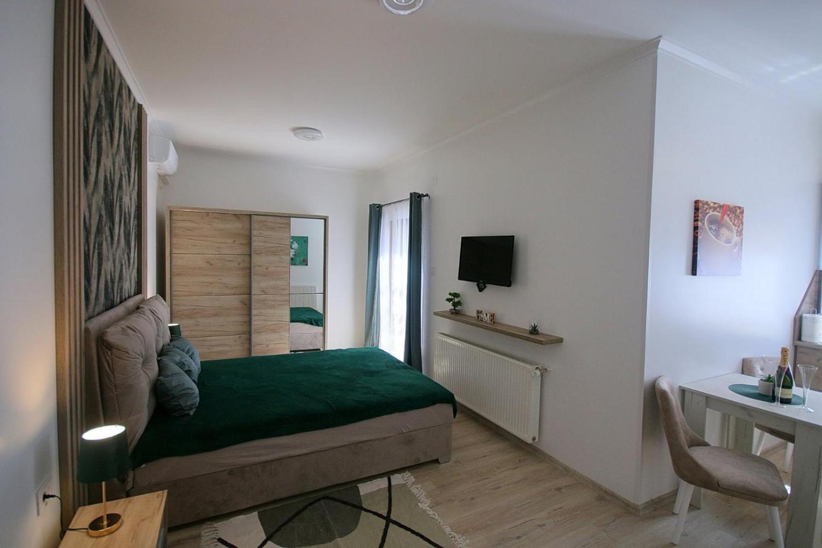 Anro Apartment Palic Bagian luar foto