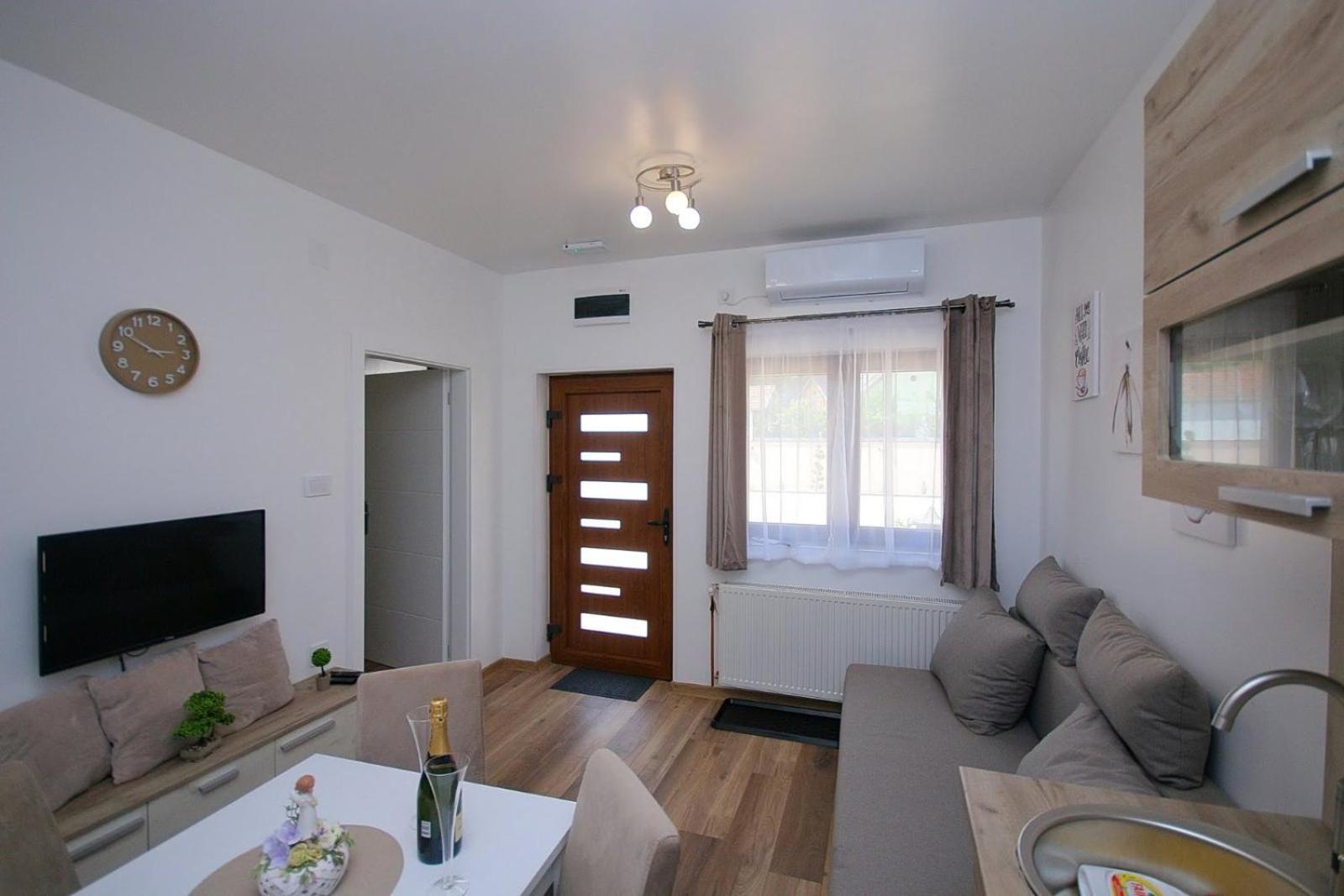 Anro Apartment Palic Bagian luar foto